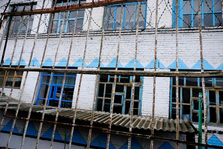 Жительница Бурятии отправилась в колонию за нападение на инспектора Жительница Бурятии отправилась в колонию за нападение на инспектора
