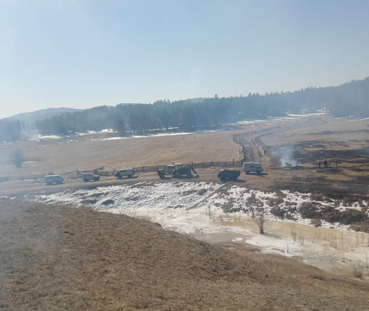 В Бурятии лесники обезопасили село от лесных пожаров В Бурятии лесники обезопасили село от лесных пожаров