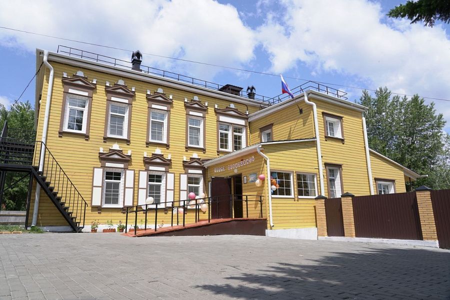 В Кяхте после ремонта открыли центральную библиотеку В Кяхте после ремонта открыли центральную библиотеку