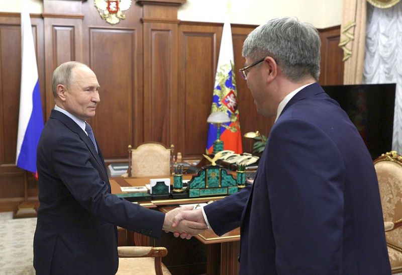 Глава Бурятии рассказал Владимиру Путину об успехах республики Глава Бурятии рассказал Владимиру Путину об успехах республики