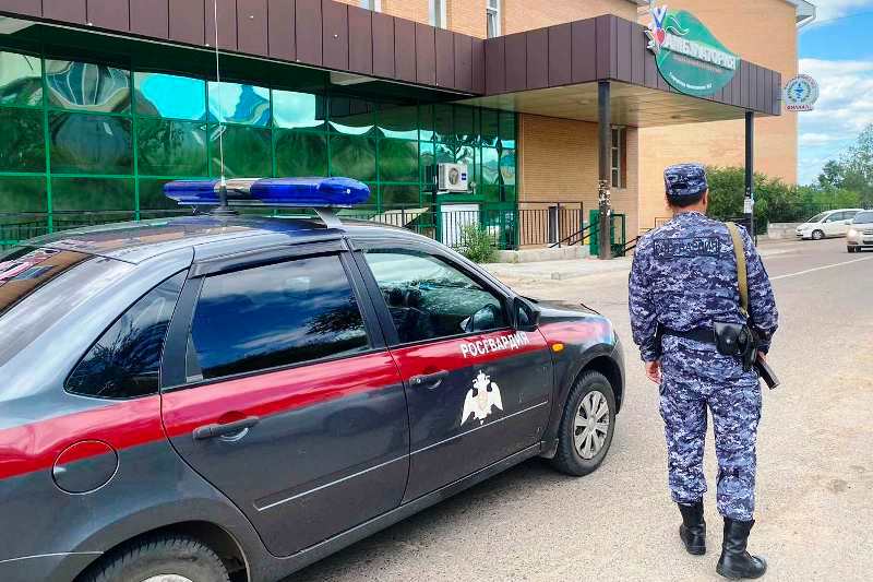 В Улан-Удэ жена пациента напала на медсестру больницы