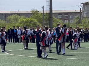Для 9 тысяч школьников Улан-Удэ прозвенел последний звонок