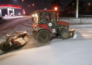 В Улан-Удэ коммунальщики устраняет последствия снегопада