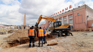 В Улан-Удэ на площади Революции заменят старую плитку