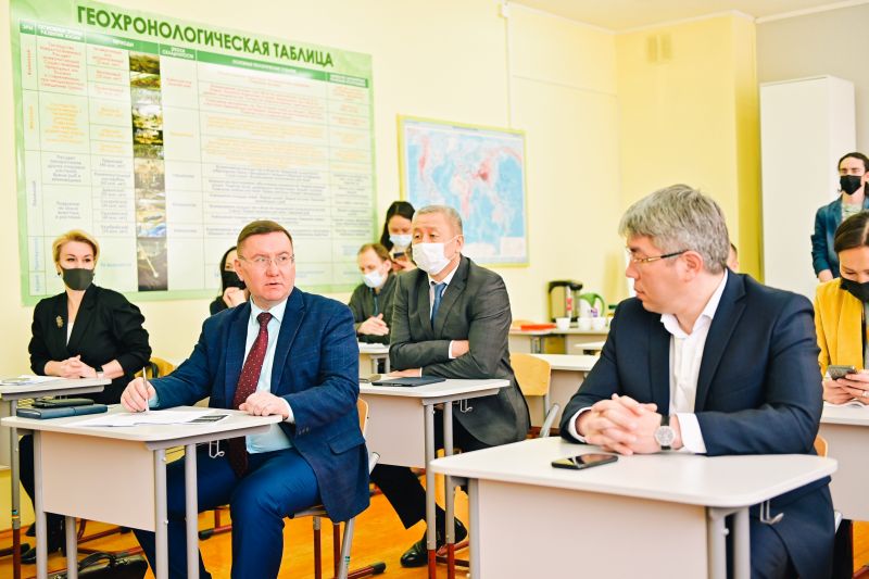 Педагогов Бурятии, работающих с одаренными детьми, ждет прибавка к зарплате Педагогов Бурятии, работающих с одаренными детьми, ждет прибавка к зарплате