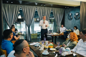 Глава Бурятии провел бизнес-завтрак с представителями предпринимательского сообщества