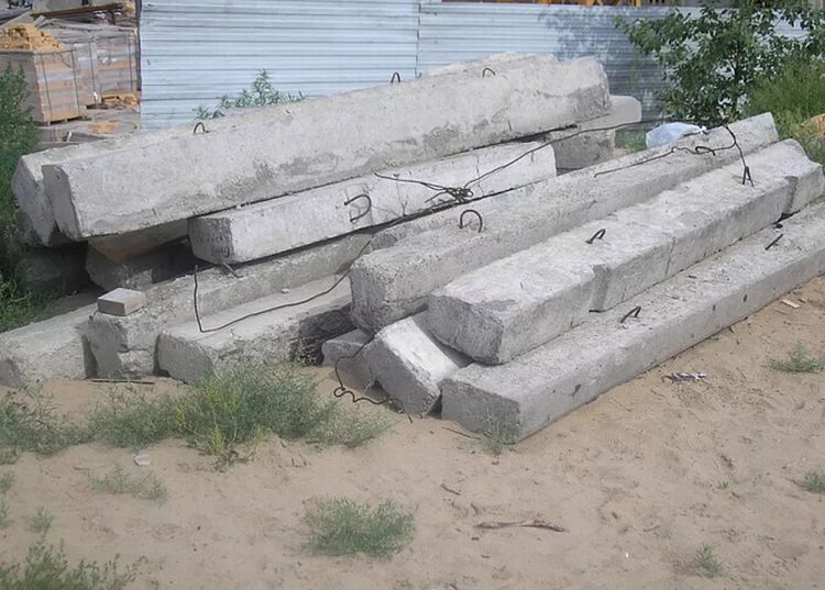 Житель Бурятии украл со стойки бетонные плиты на миллион рублей Житель Бурятии украл со стойки бетонные плиты на миллион рублей