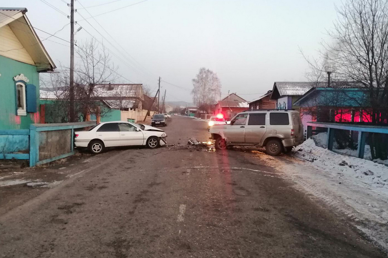 Автомобилисты Бурятии таранят заборы своих домов… Автомобилисты Бурятии таранят заборы своих домов…