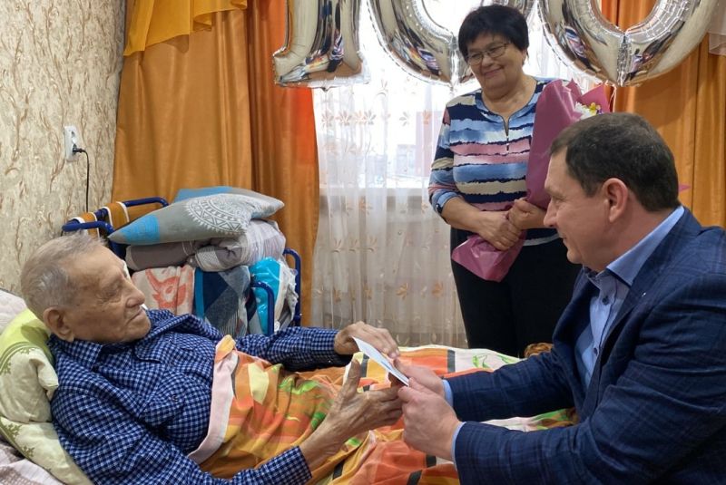 В Улан-Удэ единственному живому участнику битвы под Москвой исполнилось 100 лет