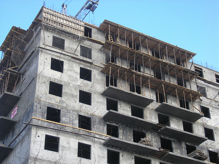 Экс-чиновник правительства Бурятии разорился на строительстве дома