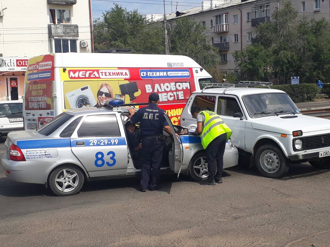 В Улан-Удэ автомобиль ДПС столкнулся с 