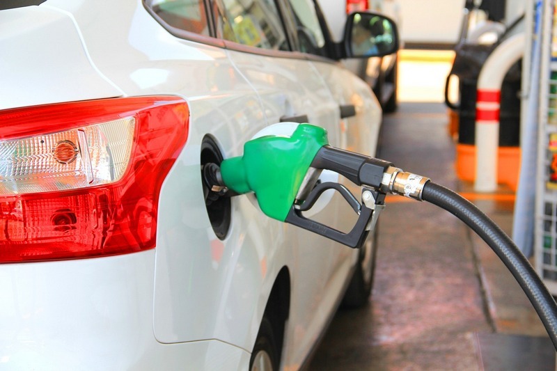 ФАС требует от нефтяных компаний увеличить объемы продаж бензинов на бирже