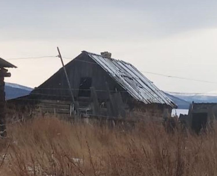Сельчане пожаловались главе Бурятии на падающие столбы Сельчане пожаловались главе Бурятии на падающие столбы