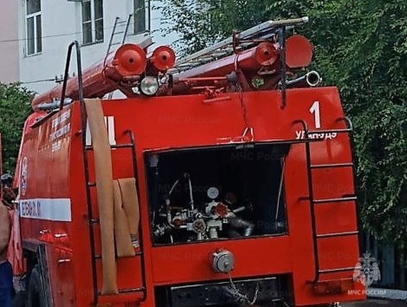 В Улан-Удэ на пожаре едва не погибли восемь человек В Улан-Удэ на пожаре едва не погибли восемь человек