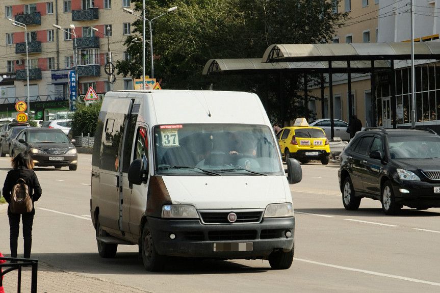 Маршрутки улан удэ. Маршрутка. Белорусские автобусы. Микроавтобус городской 2000. Маршрутки Азербайджан.