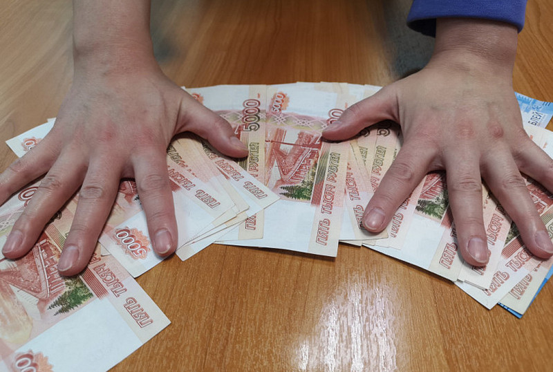 Среднемесячная зарплата в Бурятии достигла более 58,8 тыс рублей