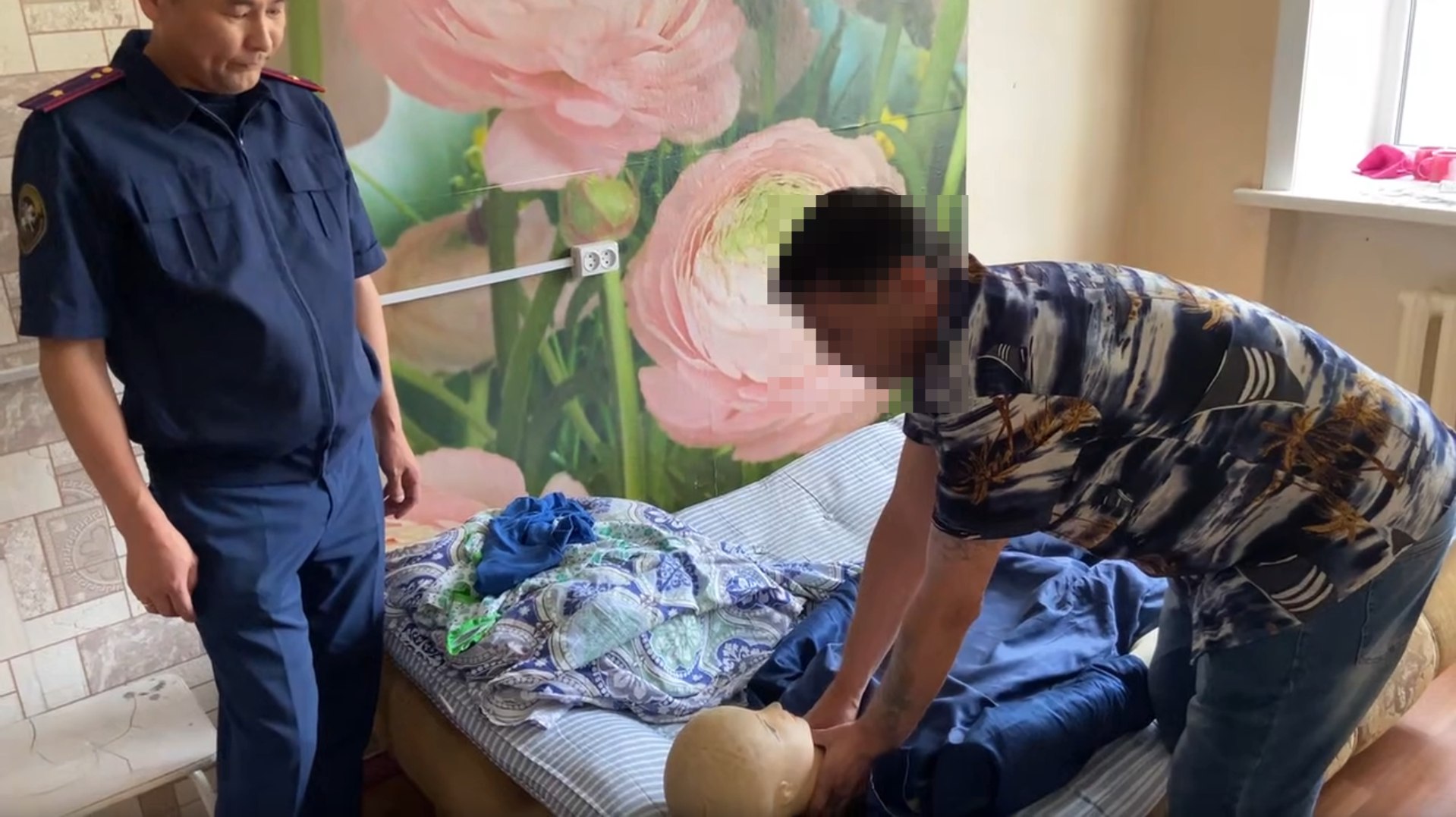 Житель Улан-Удэ задушил подругу и продолжил пить