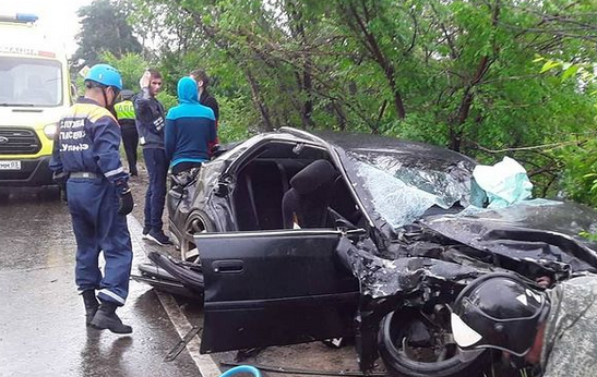 В Улан-Удэ два человека после аварии оказались заблокированы в машинах В Улан-Удэ два человека после аварии оказались заблокированы в машинах