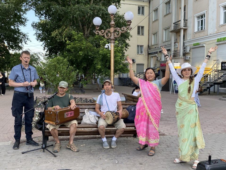 Поющие на Арбате Поющие на Арбате