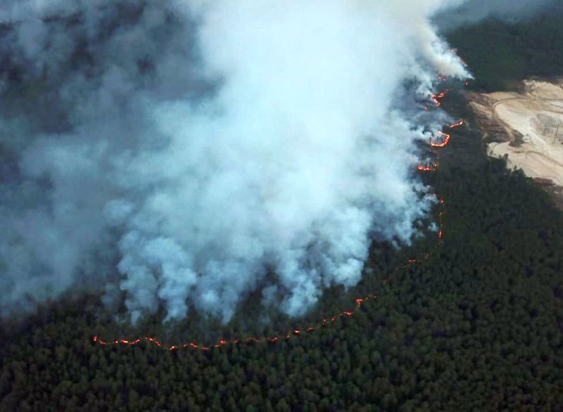 В Бурятии продолжают тушить крупный лесной пожар