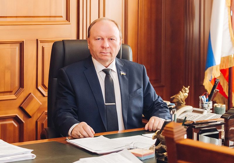 Председатель Народного Хурала Бурятии Владимир Павлов поздравил горожан с Днем города Председатель Народного Хурала Бурятии Владимир Павлов поздравил горожан с Днем города