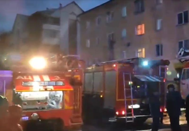 В Улан-Удэ потушили пожар в доме на бульваре Карла Маркса В Улан-Удэ потушили пожар в доме на бульваре Карла Маркса