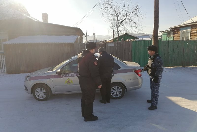 В Бурятии сельчанин сдал полиции сборщика конопли В Бурятии сельчанин сдал полиции сборщика конопли