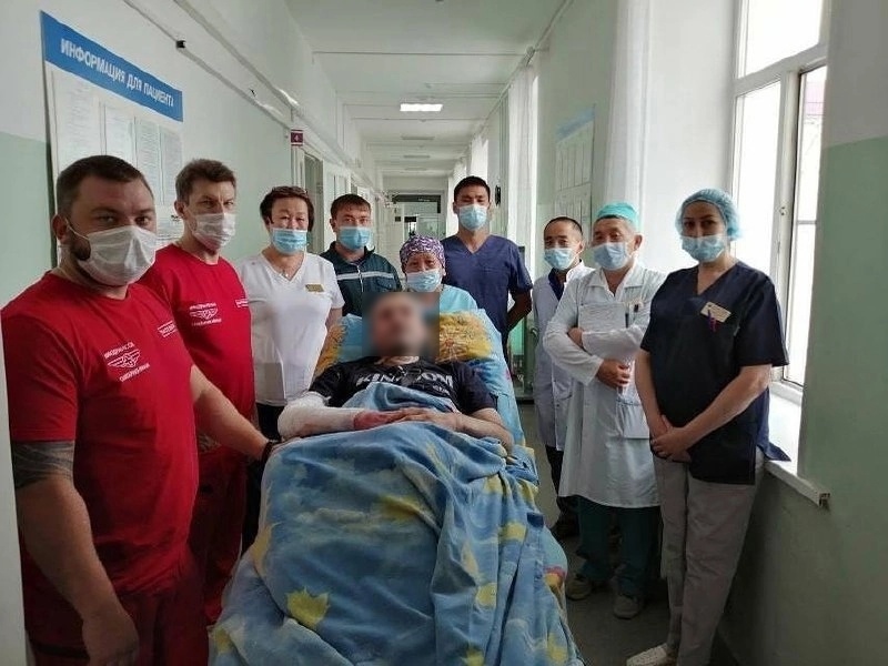 В Улан-Удэ пациент, вышедший из комы, поблагодарил врачей за спасение