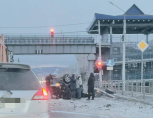 В пригороде Улан-Удэ перевернулось авто