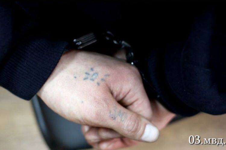 В Братске задержали матерого уголовника из Бурятии В Братске задержали матерого уголовника из Бурятии