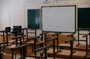 В Бурятии предлагают повысить зарплату педагогам, чтобы снизить число школьных конфликтов 