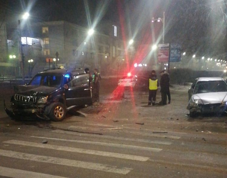 В Улан-Удэ пьяный водитель «Хонды» устроил ДТП с дорогим внедорожником В Улан-Удэ пьяный водитель «Хонды» устроил ДТП с дорогим внедорожником