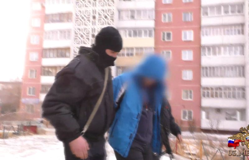 МВД Бурятии опубликовало видео обыска на квартире, где нашли ящик тротила МВД Бурятии опубликовало видео обыска на квартире, где нашли ящик тротила
