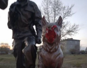В Бурятии вандалы вновь испортили памятник пограничникам в Кяхте