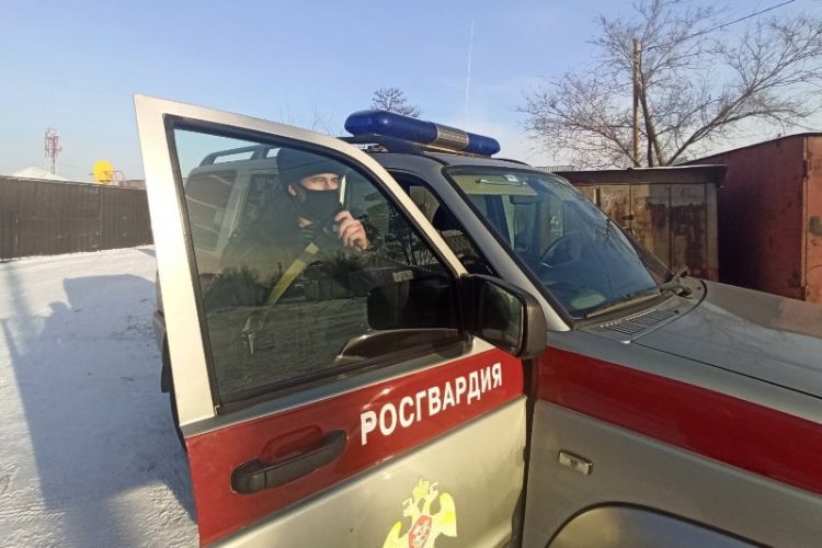 В Улан-Удэ беглый подозреваемый выдал себя одеждой В Улан-Удэ беглый подозреваемый выдал себя одеждой