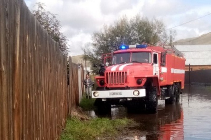 В Бурятии пожарные помогли провести вакцинацию жителей подтопленного села В Бурятии пожарные помогли провести вакцинацию жителей подтопленного села