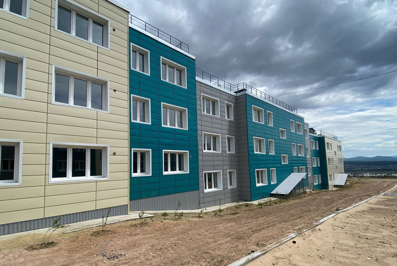 В Улан-Удэ жильцам домов в мкрн Новый Зеленый вручают ключи от новых квартир