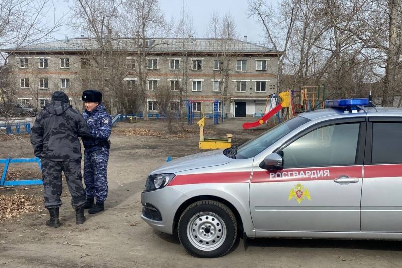 На детской площадке в Бурятии задержали разыскиваемого уголовника На детской площадке в Бурятии задержали разыскиваемого уголовника