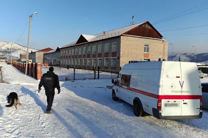 В Бурятии «заминировали» школу В Бурятии «заминировали» школу
