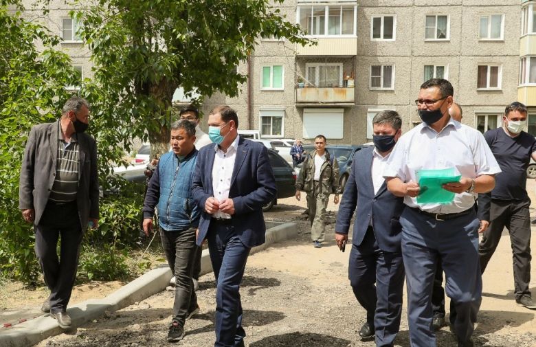 Мэр Улан-Удэ: «Контроль качества ведем на этапе производства работ» Мэр Улан-Удэ: «Контроль качества ведем на этапе производства работ»