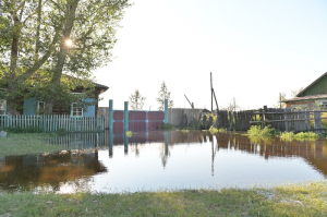 В Бурятии в подтопленном поселке Наушки снижается уровень Селенги