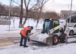 В Улан-Удэ все коммунальные службы вышли на борьбу с гололедом