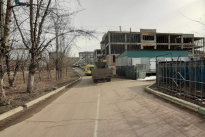 В Улан-Удэ грузовик задавил пенсионерку на глазах у детей
