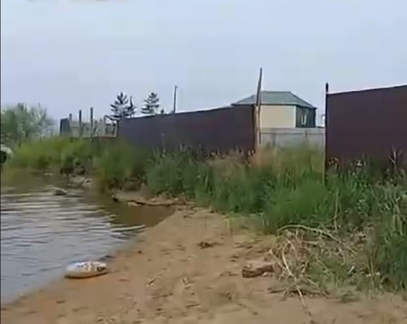 Хозяев турбаз на Гусинке обяжут освободить берег от застроек Хозяев турбаз на Гусинке обяжут освободить берег от застроек