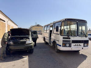 В Бурятии технологический университет передал на СВО автобус и УАЗ