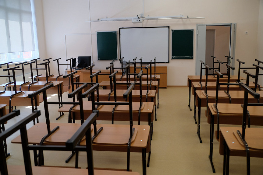 В Улан-Удэ требуют отремонтировать школу В Улан-Удэ требуют отремонтировать школу