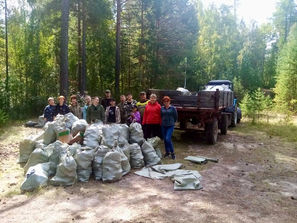 После отдохнувших туристов с озера Бурятии вывезли грузовик мусора После отдохнувших туристов с озера Бурятии вывезли грузовик мусора