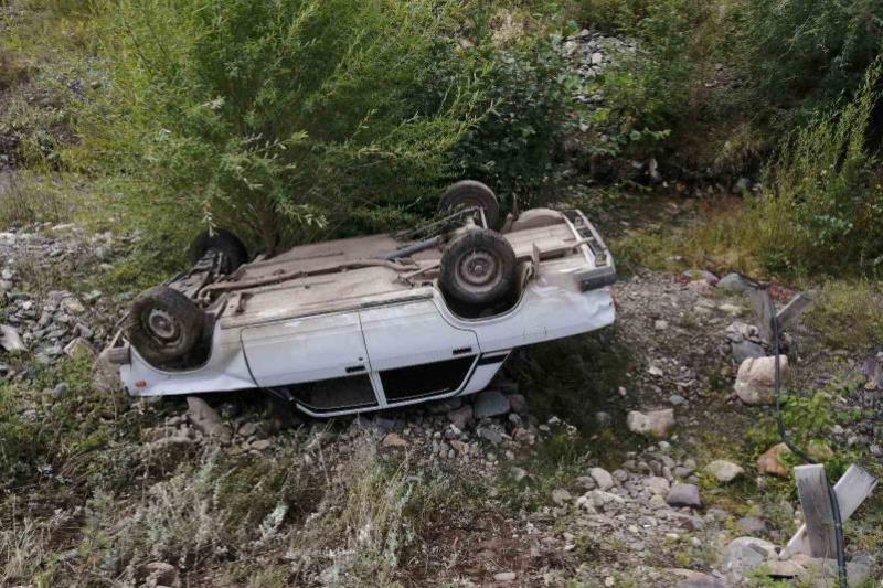 В Бурятии автомобиль упал в обрыв В Бурятии автомобиль упал в обрыв