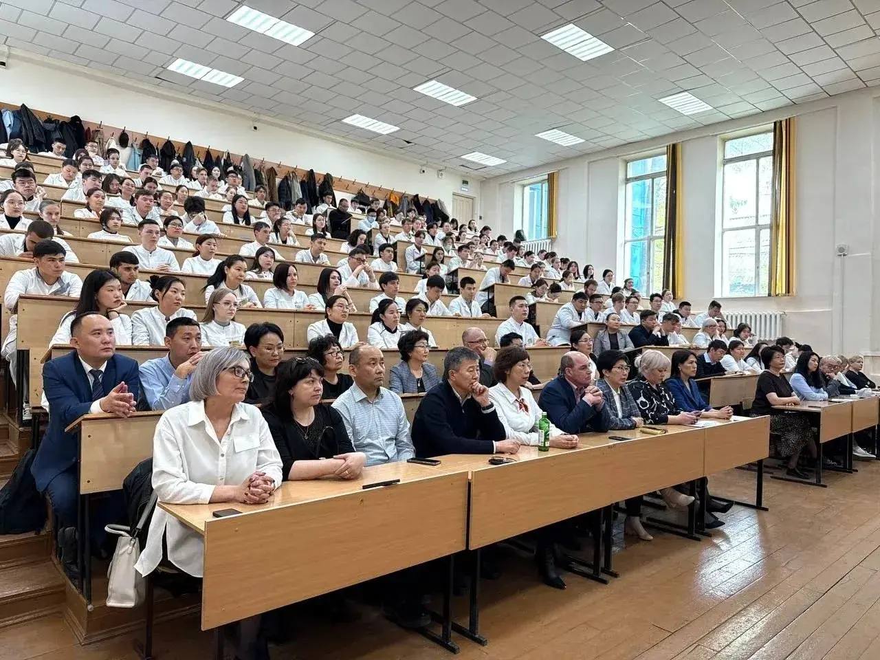 ������������� ������� �������� ����� 700 �����������-���������