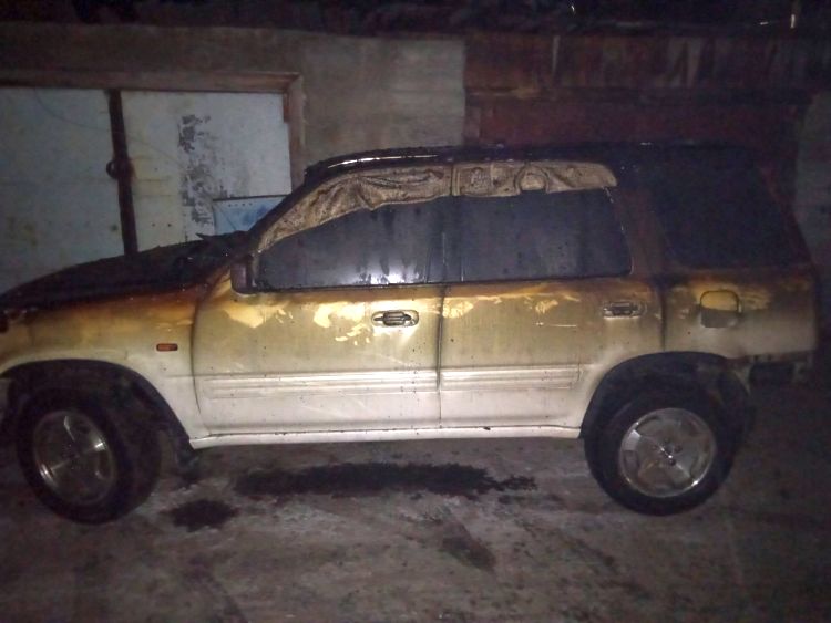 Житель Бурятии получил ожоги при попытке спасти машину Житель Бурятии получил ожоги при попытке спасти машину
